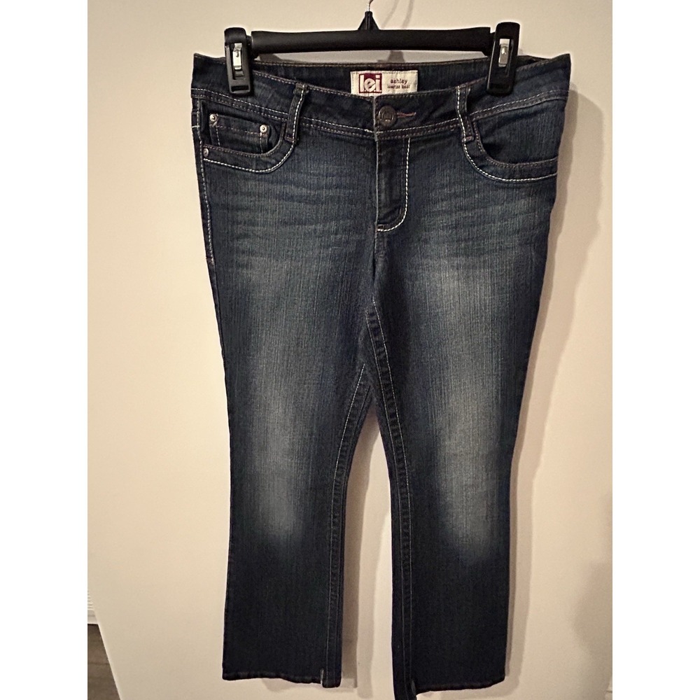 LEI Ashley Women's Y2K Low Rise Jeans Blue Denim Embroidered Pockets  Size 7